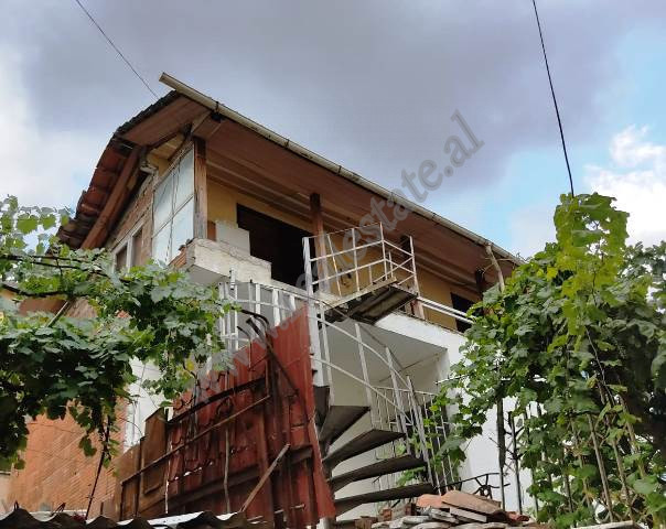 House for sale in Xhamlliku area in Dum Alla Street in Tirana.
The building has a land area of 100 